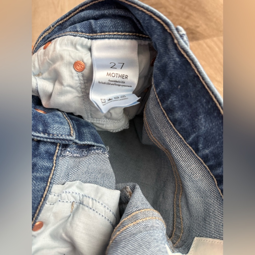MOTHER The Swisher Sneak Fray Jeans - 27 - Picture 7 of 11